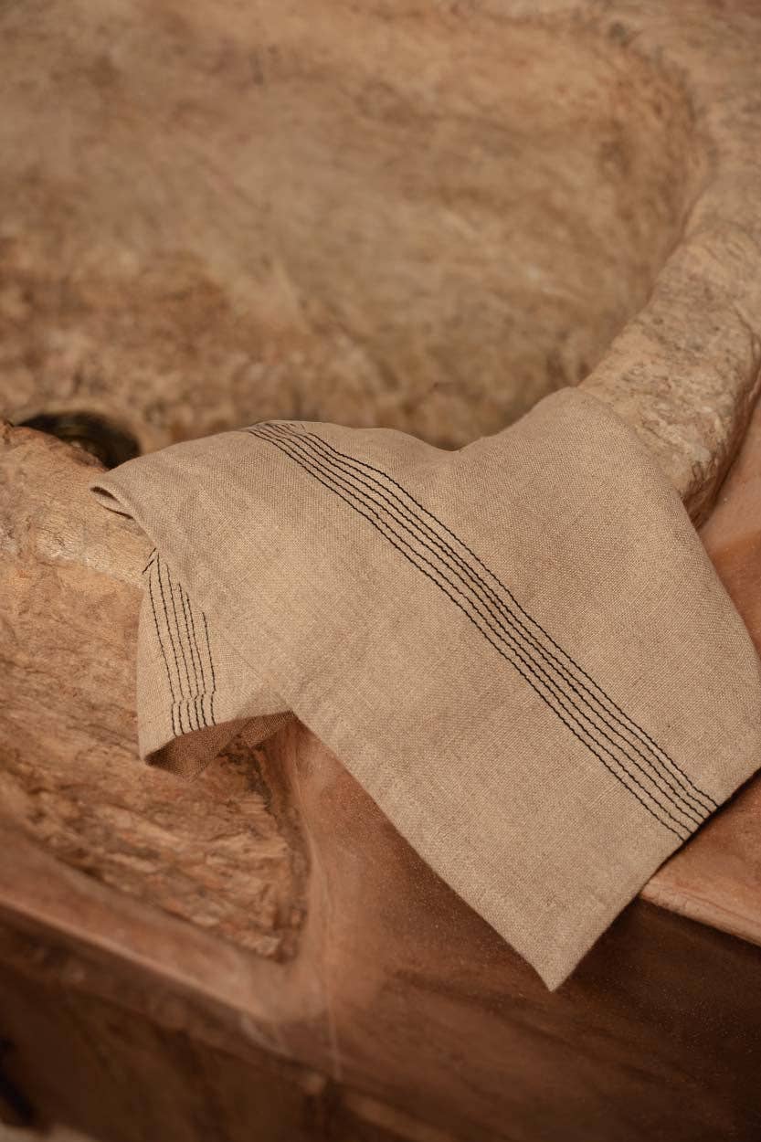 The Lint Biscuit Napkin - Natural Black
