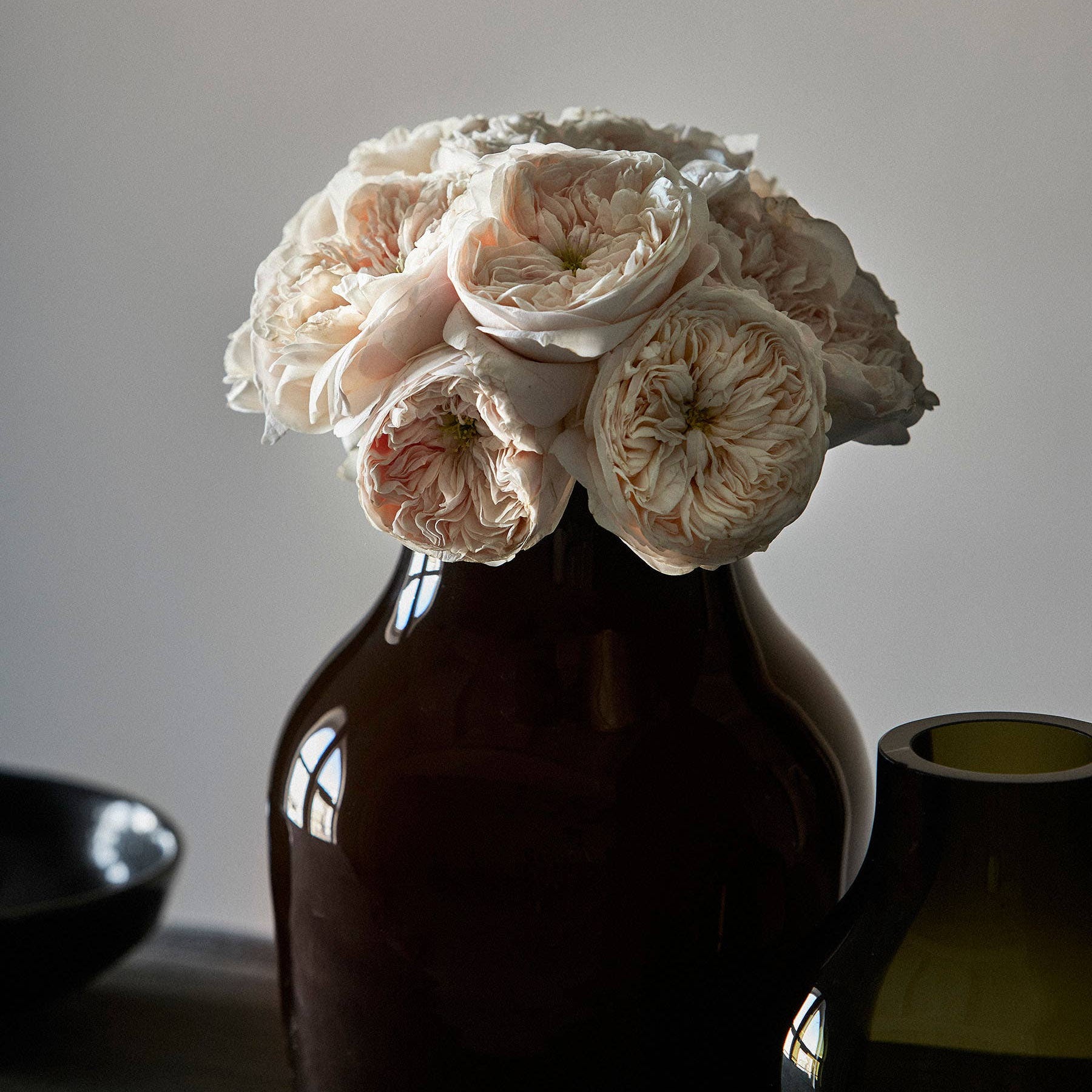Paloma Vase - Medium/Dark Brown
